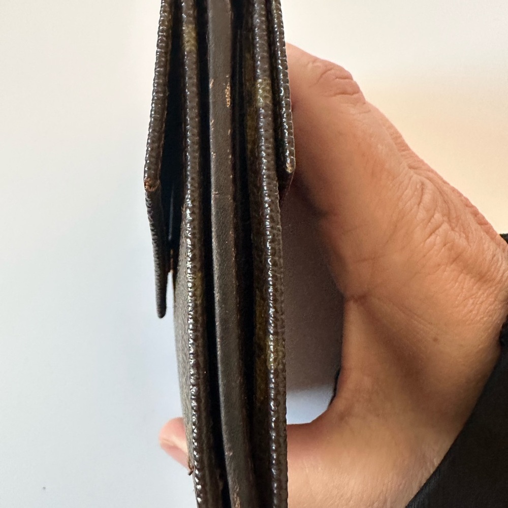 Louis Vuitton Monogram Compact Wallet - Authentic - Picture 9 of 16